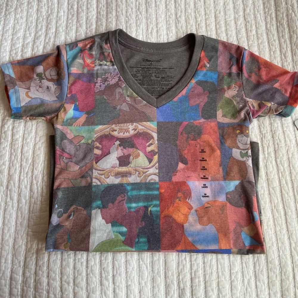 Disney Movies Kissing/Love Scene T-Shirt